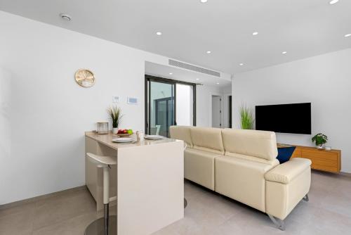 Santiago Sunny Seabreeze Villa — 4-Star Luxury Hotel in Santiago De La Ribera, Spain