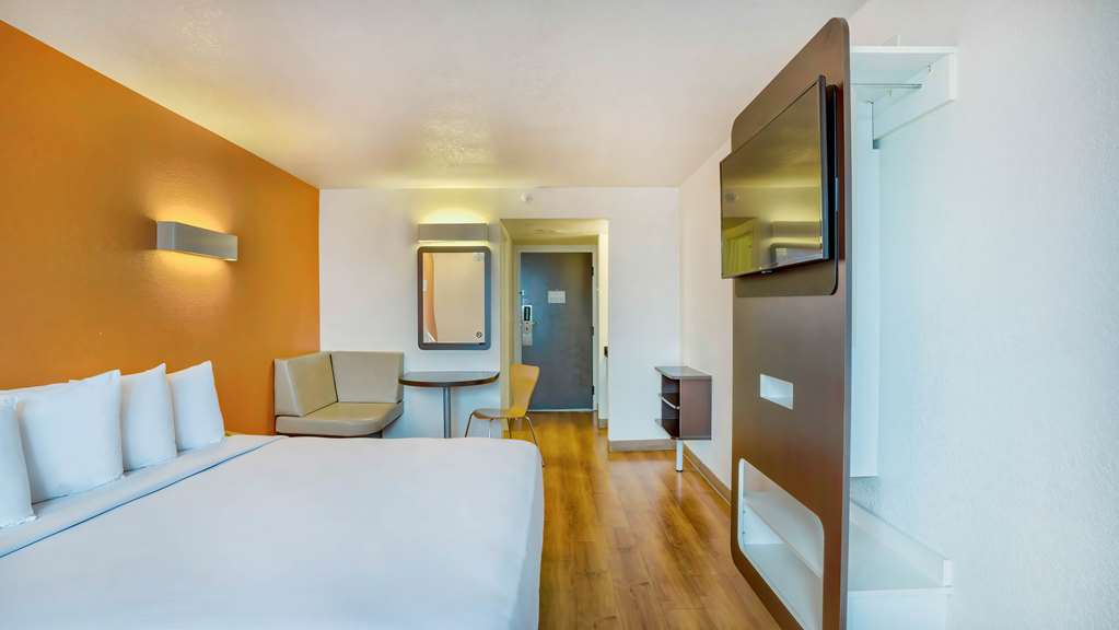 Motel 6 Los Angeles CA Los Angeles LAX - photo 12