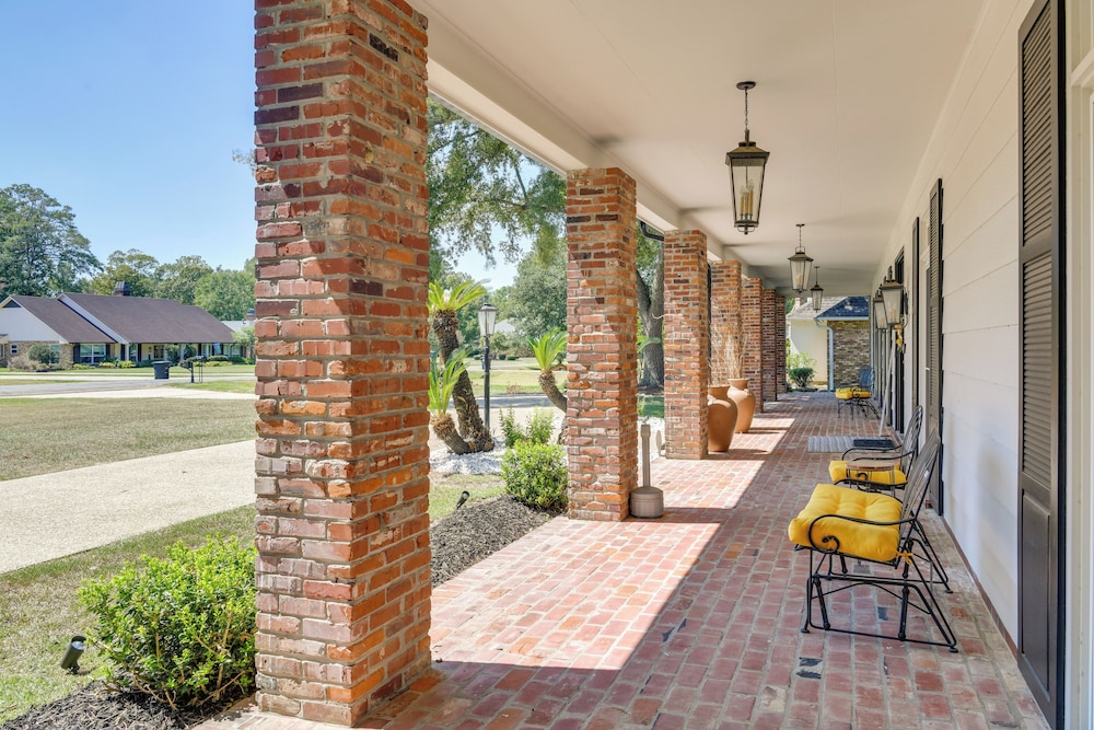 Stunning Baton Rouge Home with Pool Near LSU — 4-Star Luxury Hotel in Baton Rouge, United States