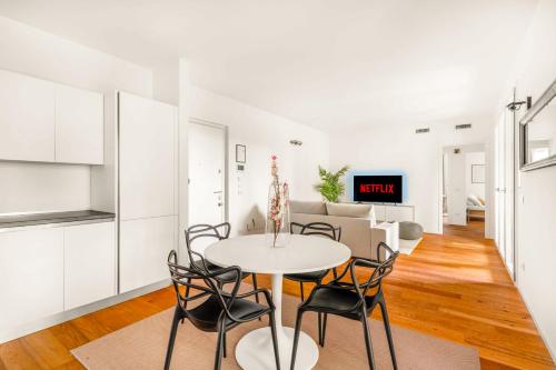 Modern with Terrace & Garage by NDP rent — 4-Star Luxury Hotel in Milan, Italy