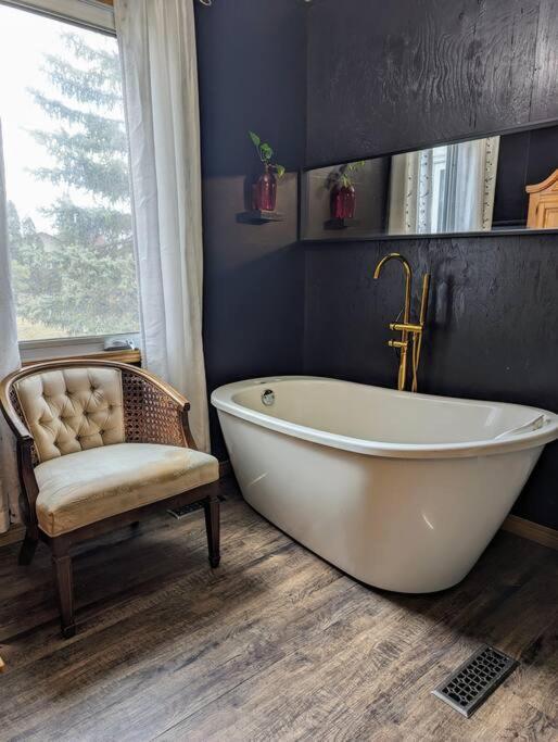 The Gwen Gym Sauna Hot tub in Winnipeg, Canada