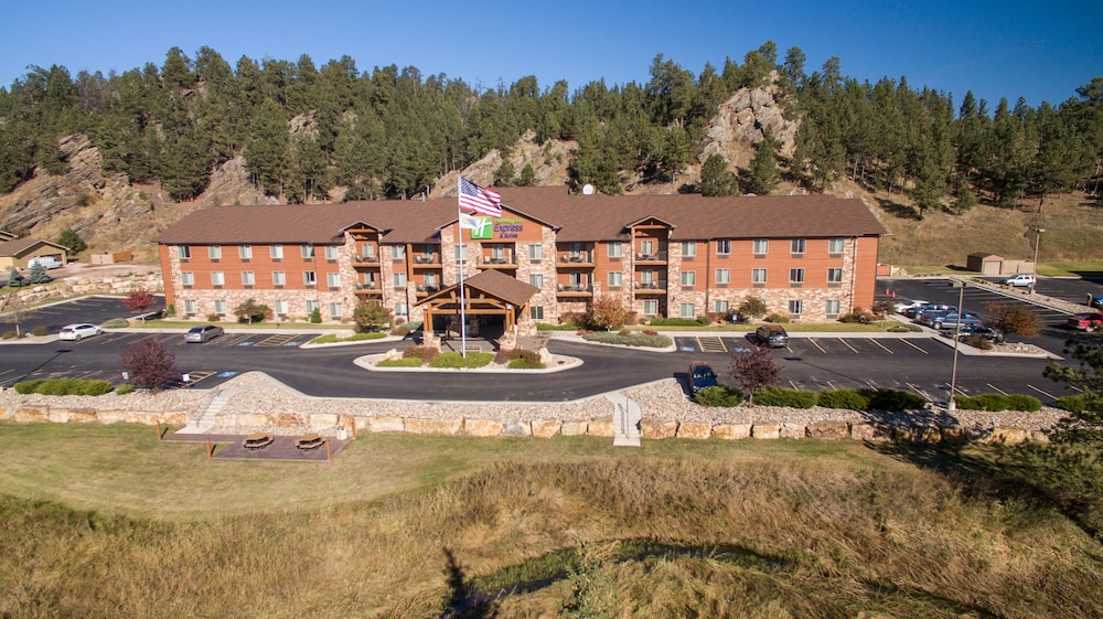 Holiday Inn Express & Suites Custer Mt Rushmore - photo 43