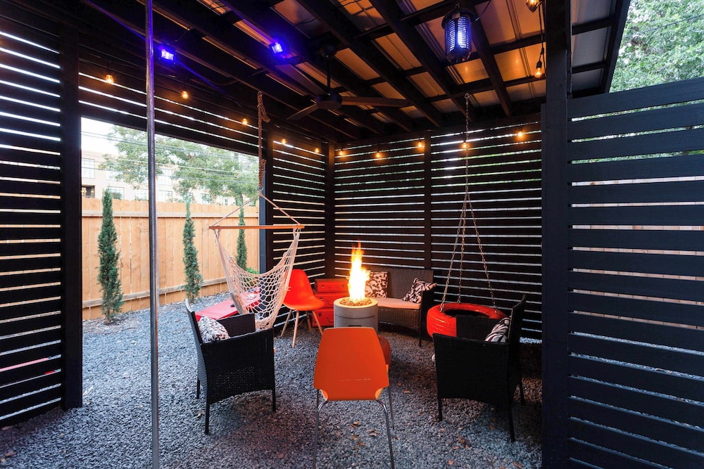 Stunning 3rd St Retreat4 min Walk to 6th St