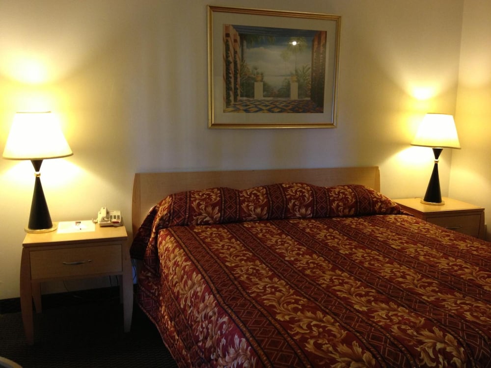 Riverside Inn & Suites - photo 22