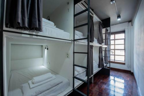 Mascotte Hostel Silom