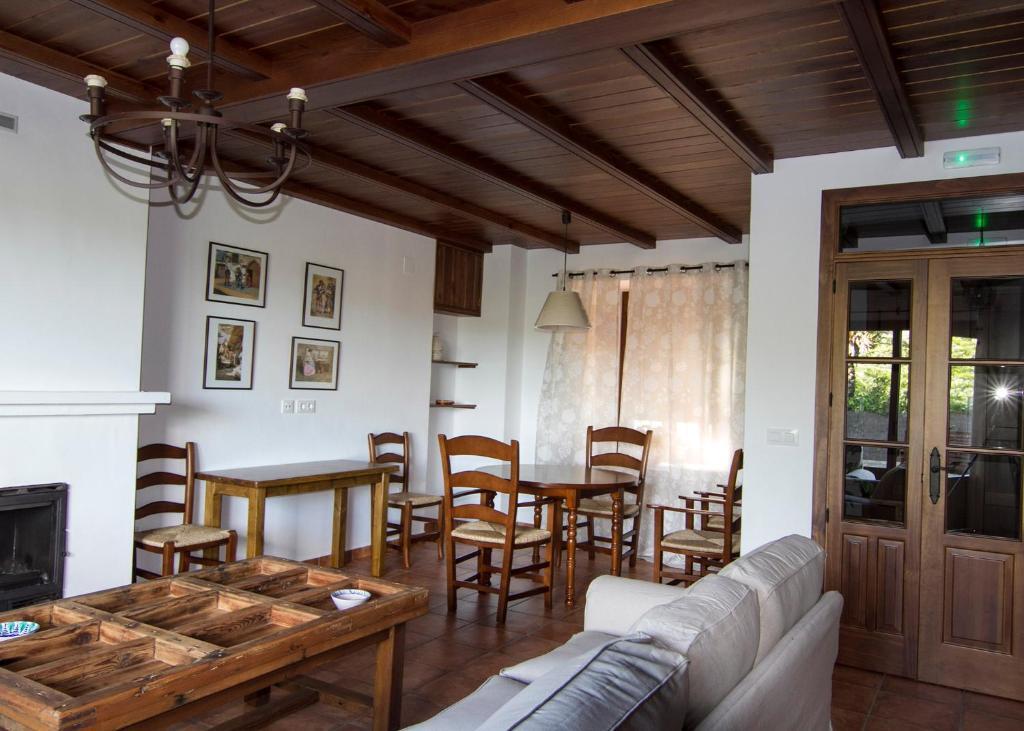 Casa Rural La Bodega — 4-Star Luxury Hotel in Grazalema, Spain
