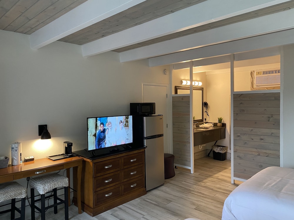 Gulf Coast Inn - photo 24