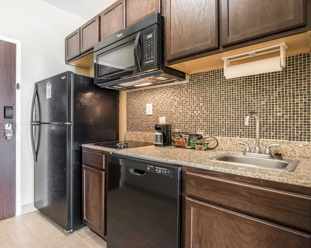 MainStay Suites Meridian Bonita Lakes - photo 8