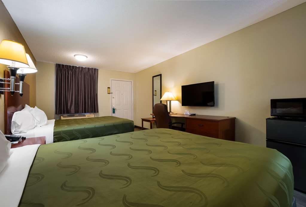 Econo Lodge Brownsville - photo 19