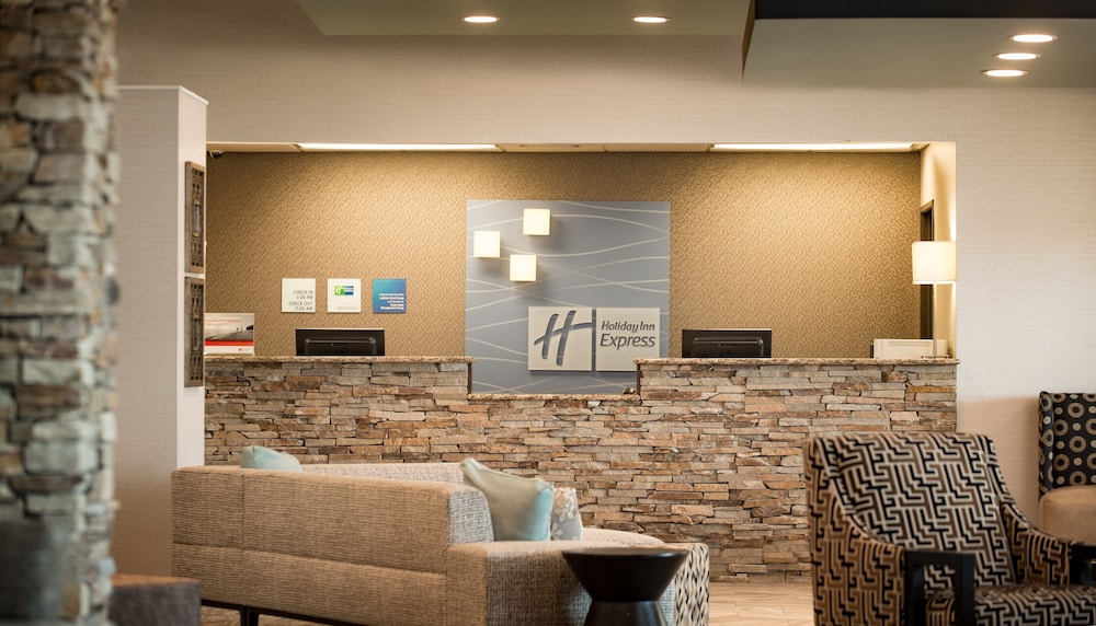 Holiday Inn Express Le Claire Riverfront Davenport by IHG - photo 2