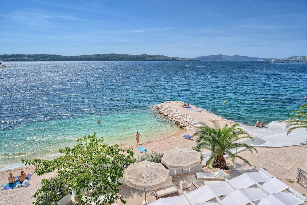 Livingstone Beach House — 4-Star Luxury Hotel in Trogir, Croatia