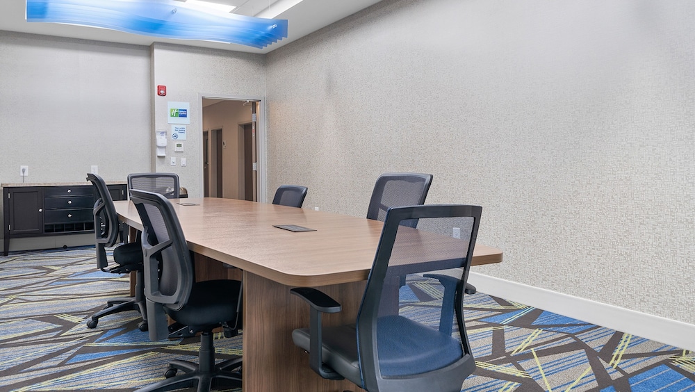 Holiday Inn Express and Suites Macon North - photo 58