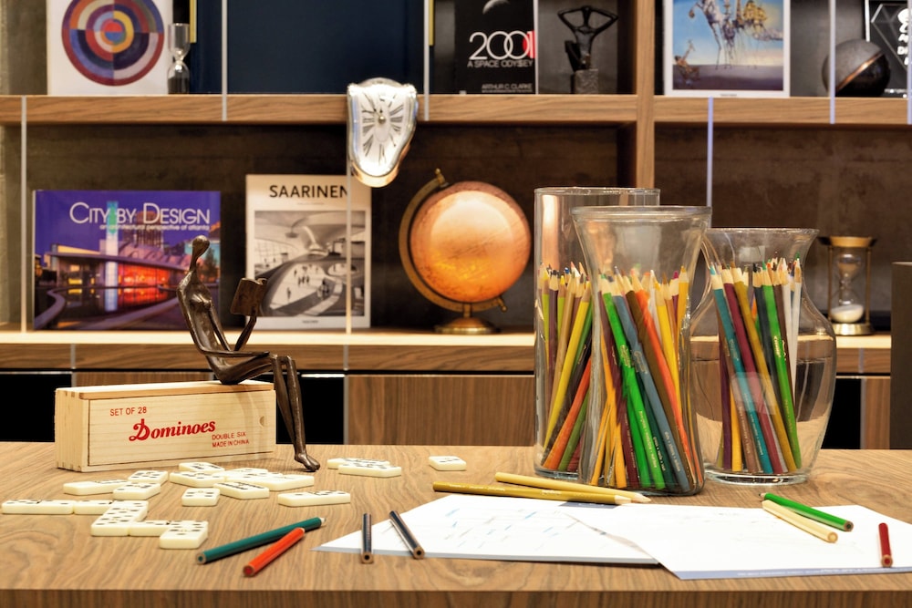 Twelve Downtown Autograph Collection - photo 2