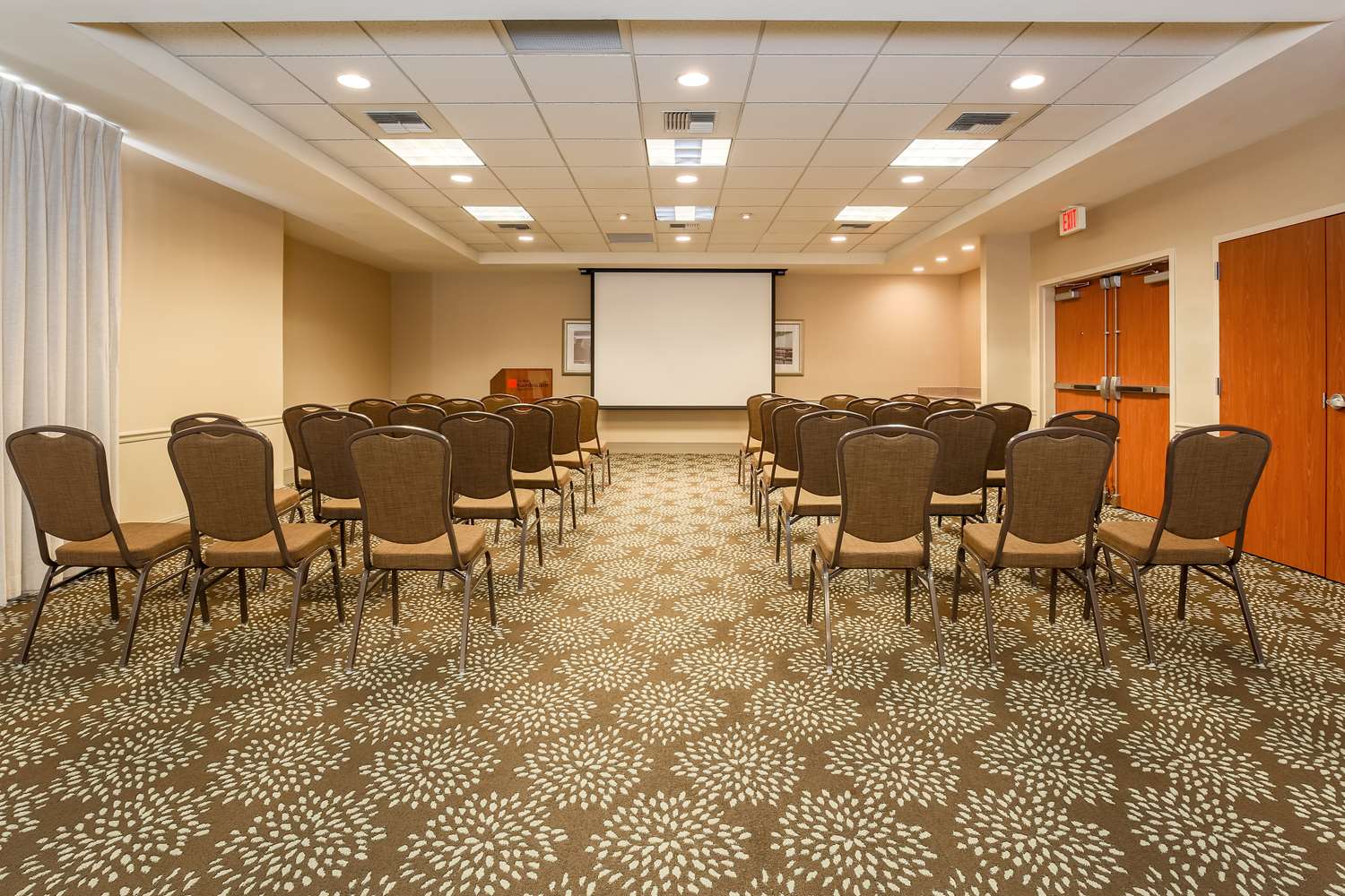 Hilton Garden Inn Bakersfield - photo 25