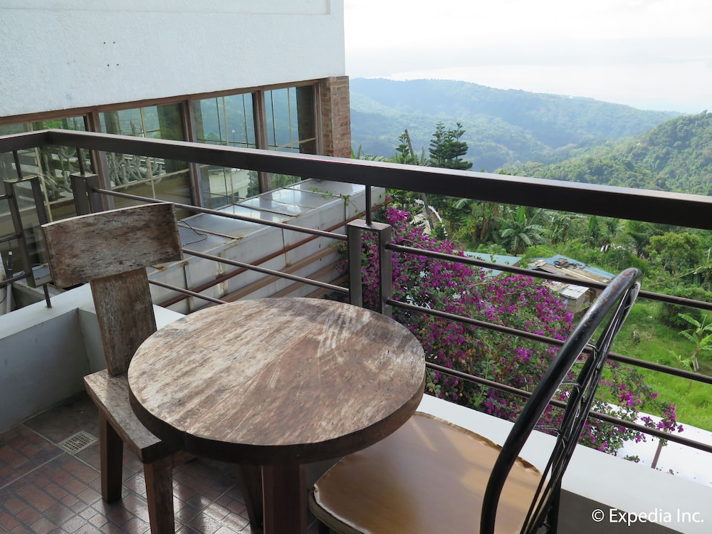 The Windy Ridge Inn - carbon neutral hotel in Tagaytay