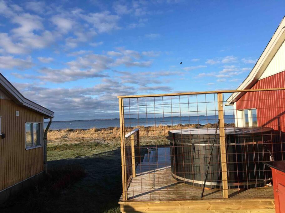 Beach Cabin — Hoellviken — photo 2