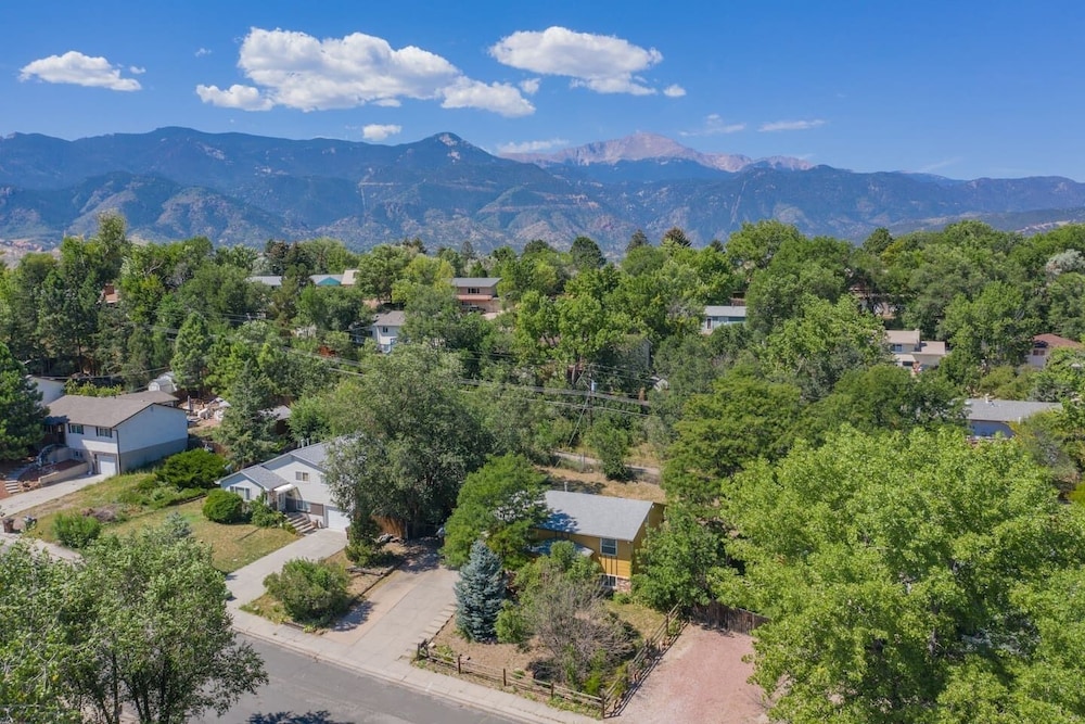 4BR Dog friendly Minutes to Garden of the Gods - photo 32