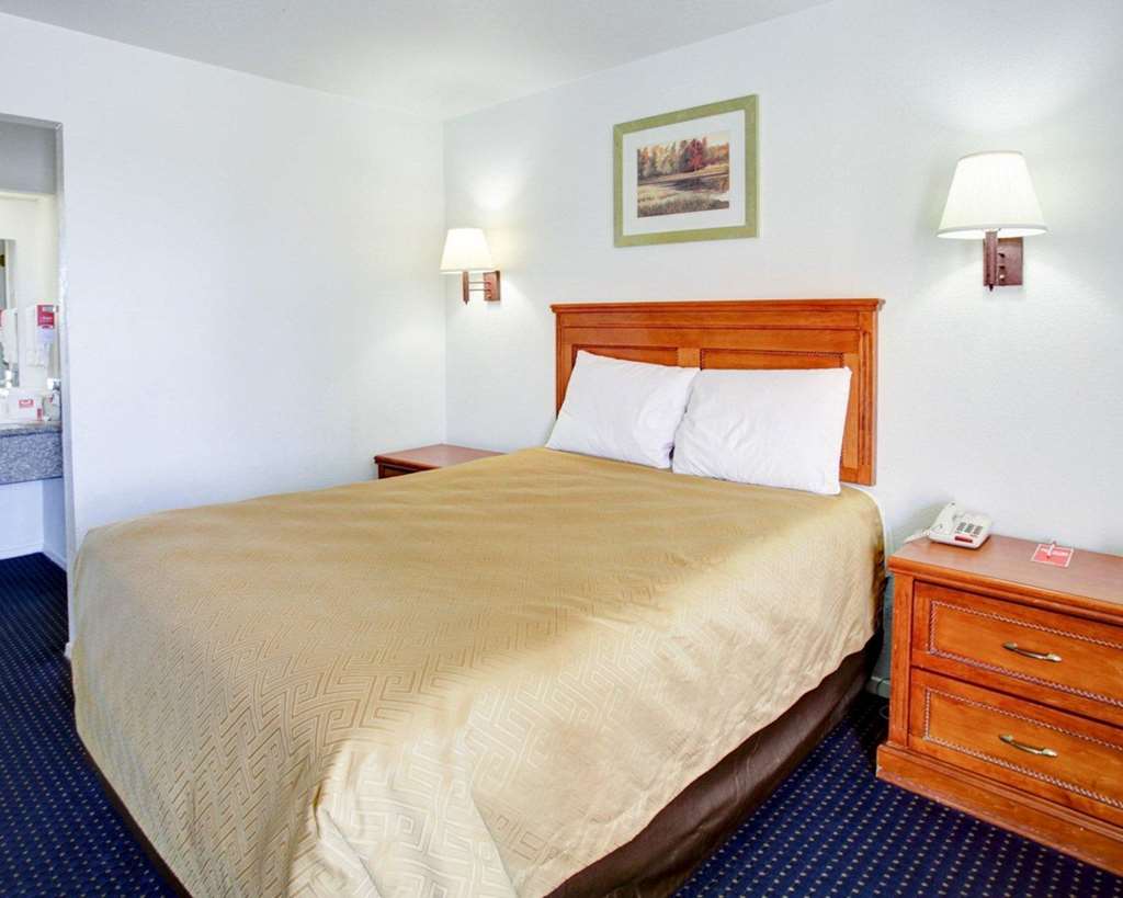 Econo Lodge Temple - photo 14