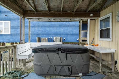 BeachyPeachyKeen by Oak Island Accommodations - photo 11