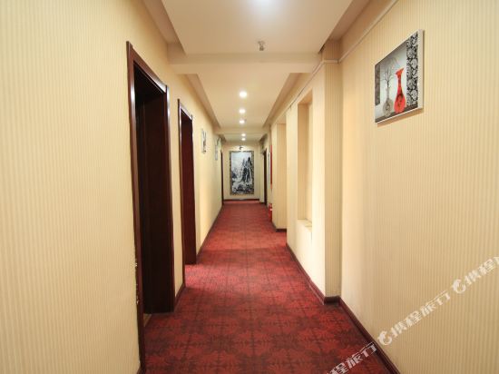 Dingyue Business Express Hotel - last minute hotel in Linfen