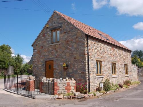 The Old Cider Barn - carbon neutral hotel in Wells