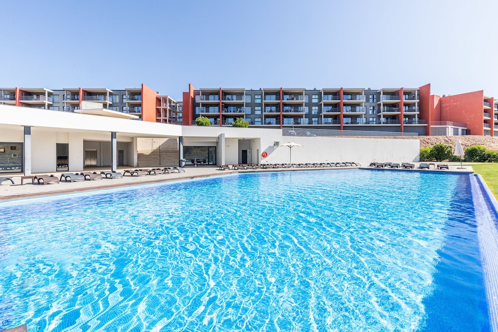 Algarve Race Resort Apartments — 4-Star Luxury Hotel in Portimao, Portugal