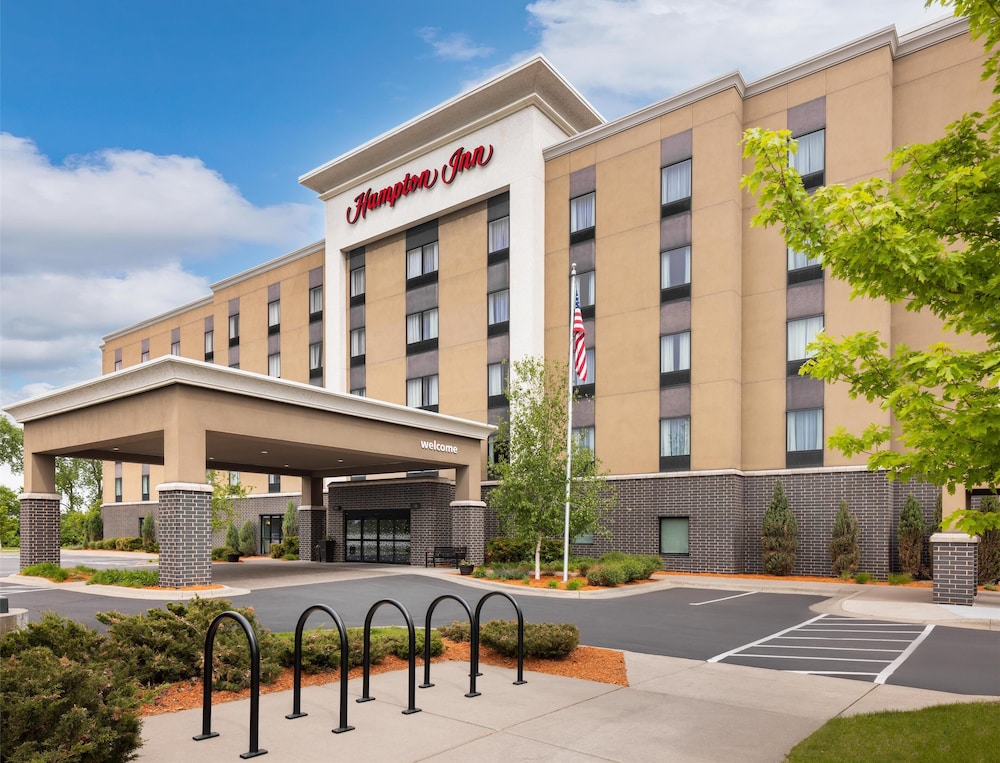 Hampton Inn Minneapolis Roseville - photo 37