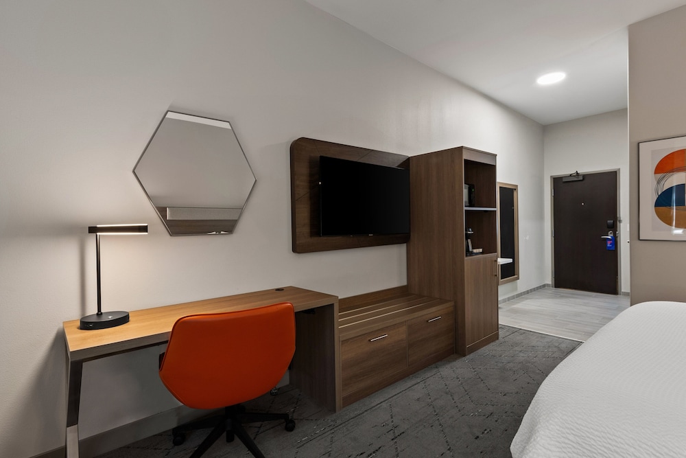 Holiday Inn Express & Suites Oklahoma City NW Quail Springs by IHG - photo 22
