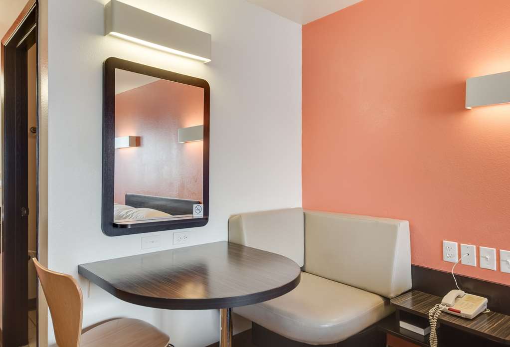 Motel 6 Brownsville TX North - photo 17