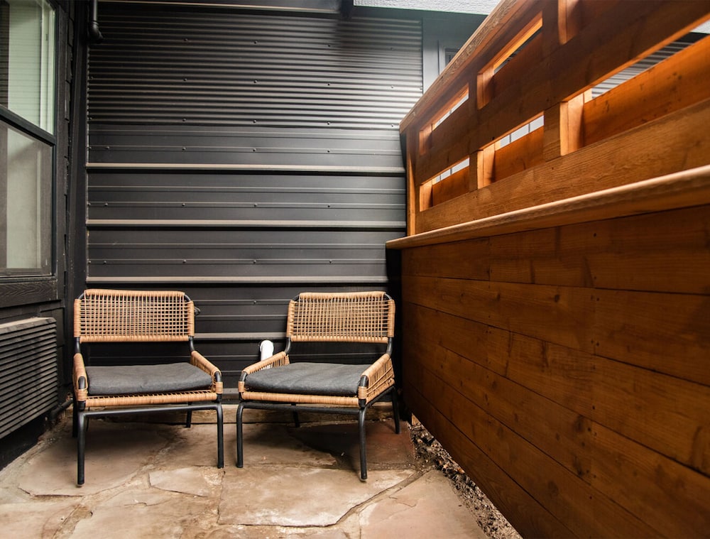 The Nightingale Motel - photo 19