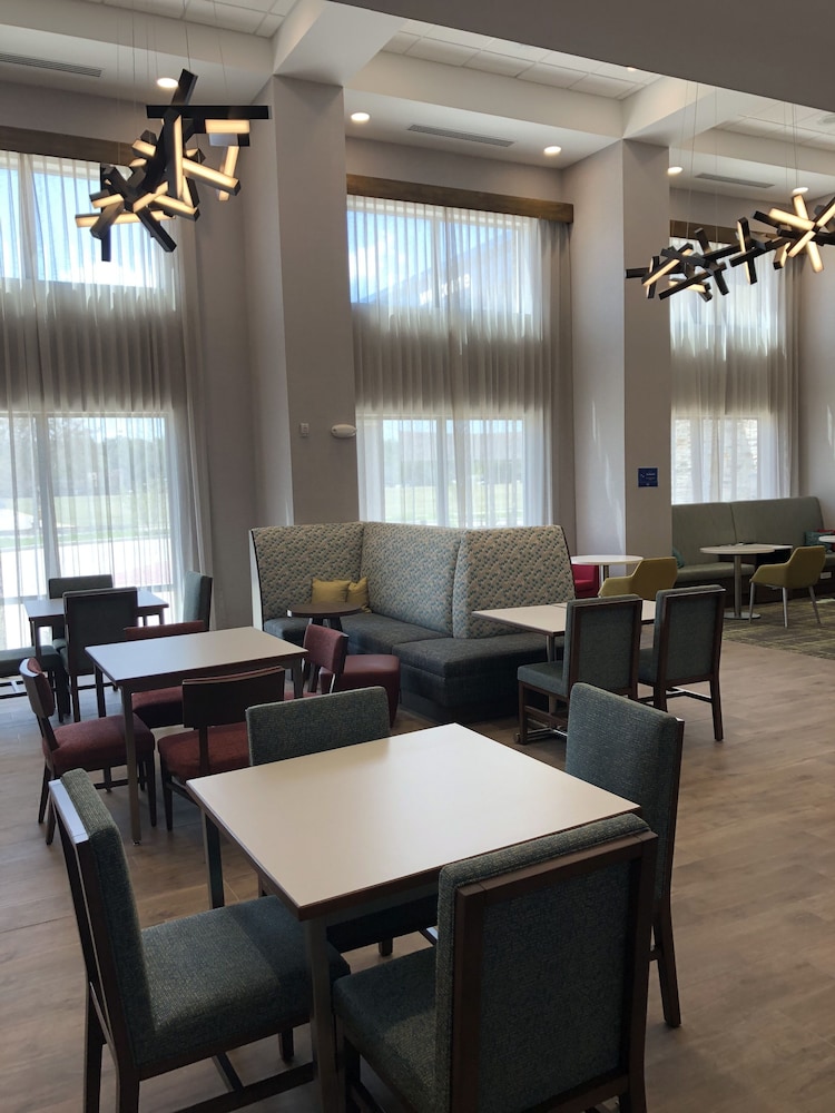 Hampton Inn & Suites Pekin Peoria Area - photo 2