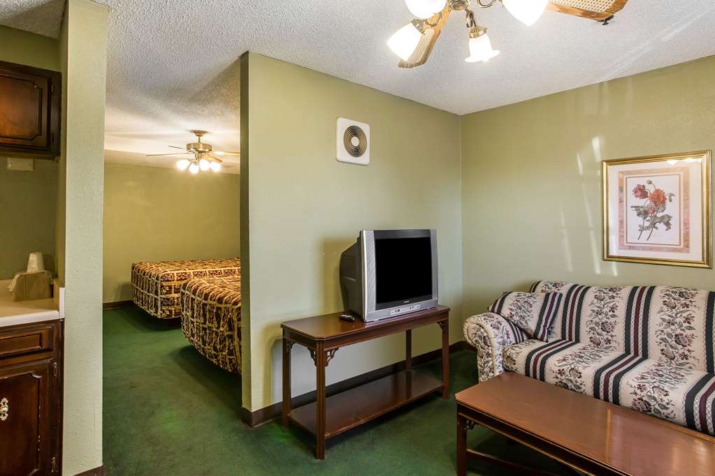 Rodeway Inn & Suites Smyrna Nashville Area - photo 24