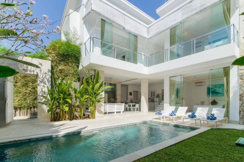 Superb 3 Bed Villa Walk to Beach Fast Wi Fi — 4-Star Luxury Hotel in Seminyak, Indonesia