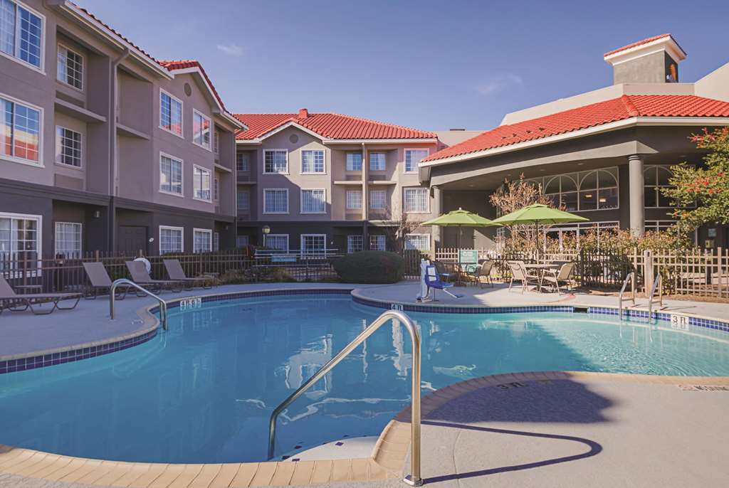 La Quinta Inn & Suites by Wyndham Austin Near The Domain - photo 12