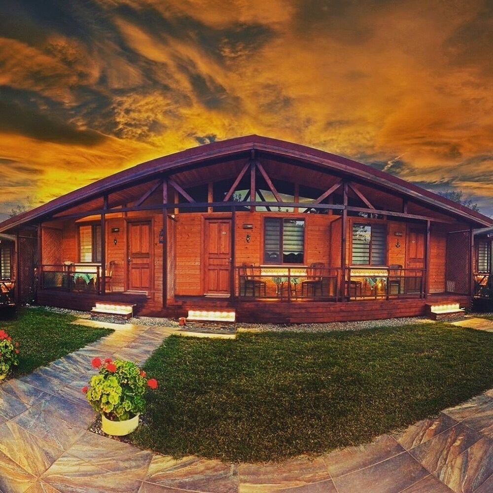 Mavi Yengec Restaurant & Bungalows in Marmaris, Turkey