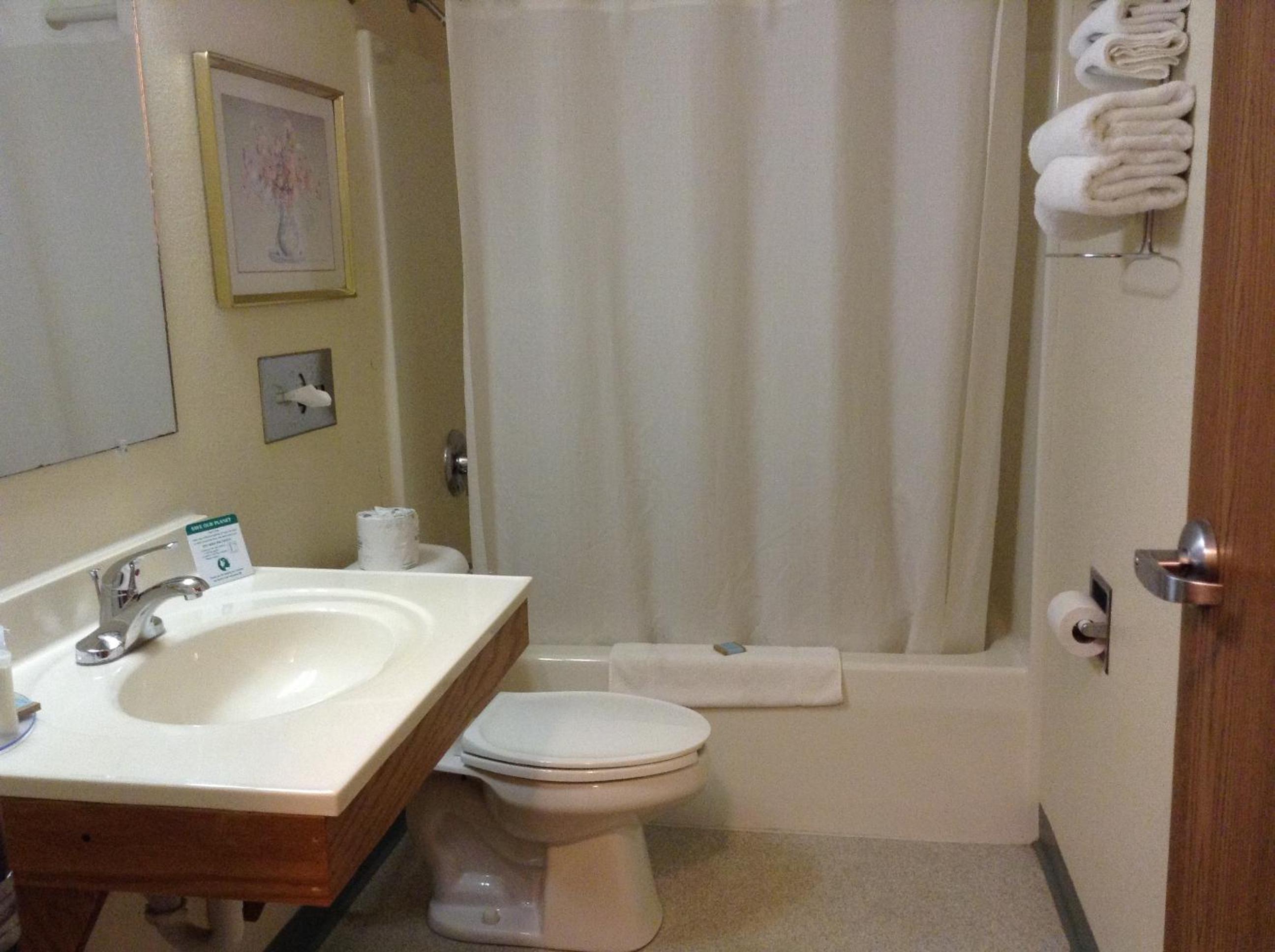 Travelodge by Wyndham Hudsonville - photo 27