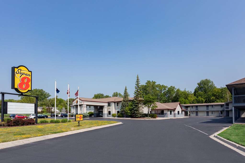 Super 8 by Wyndham Marysville Port Huron Area — hotel in Marysville