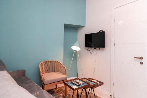 Heart of Tbilisi: 3 Apts w Balcony By Wehost