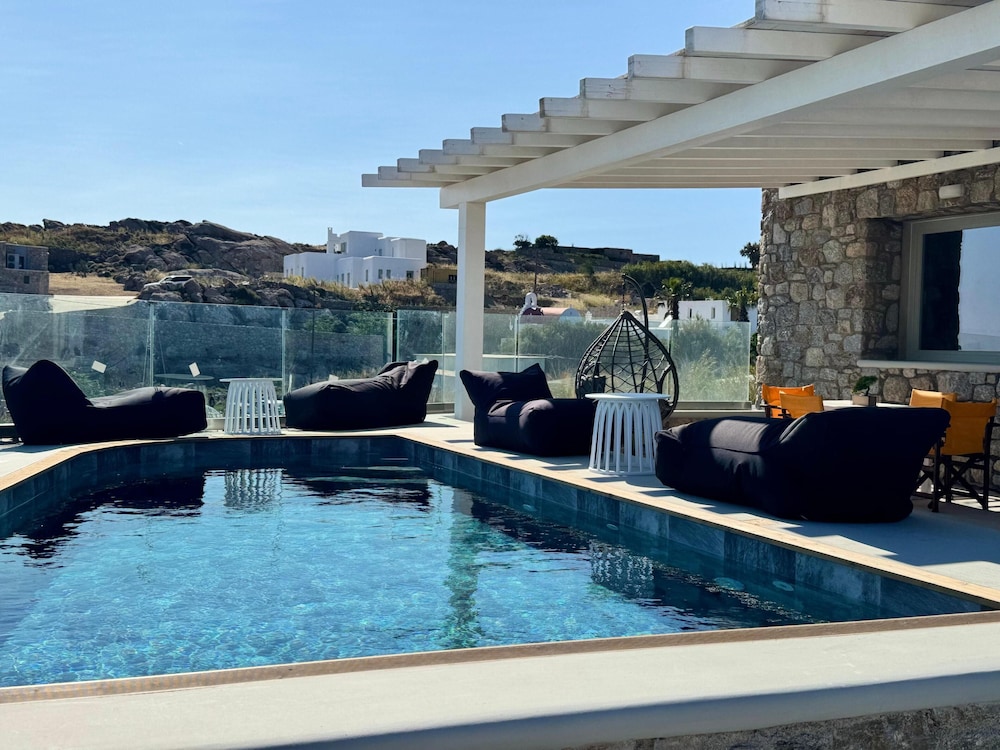 Psaros Village — 4-Star Luxury Hotel in Mykonos, Greece