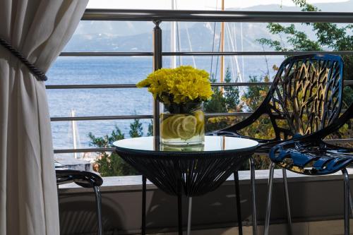 Holy Paraskevi Apartment — 4-Star Luxury Hotel in Agios Nikolaos, Greece