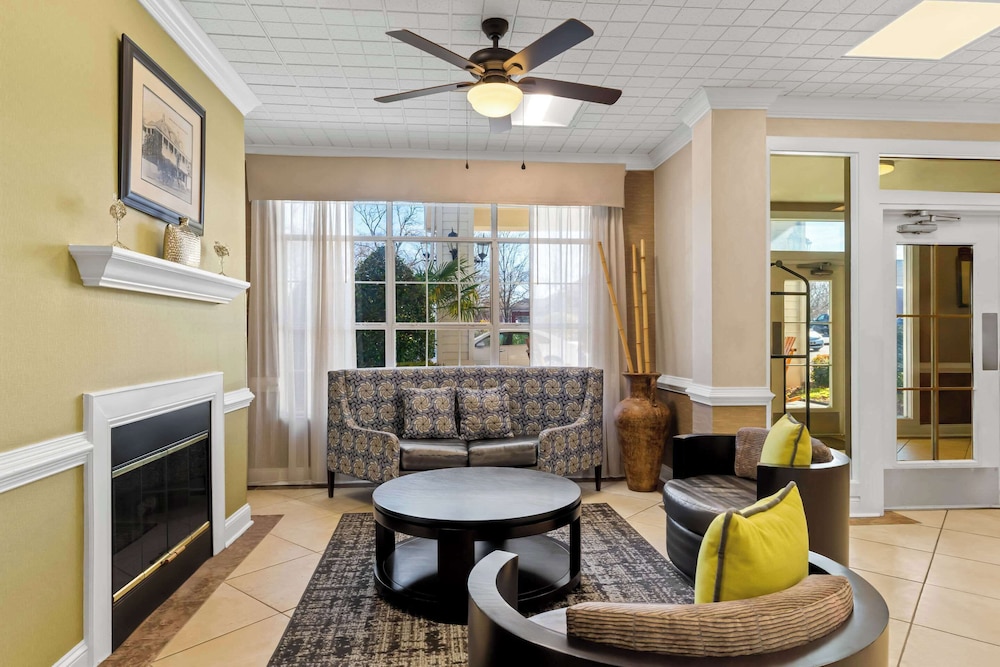 Quality Inn Fayetteville near Historic Downtown Square - photo 5