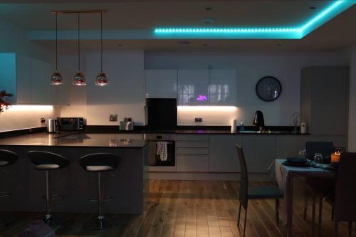 Modern house in Birmingham — 4-Star Luxury Hotel in Birmingham, United Kingdom
