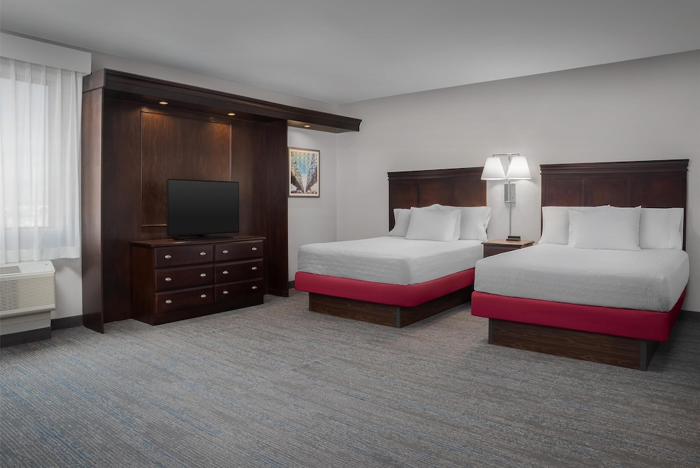 Hampton Inn & Suites Omaha Downtown - photo 11