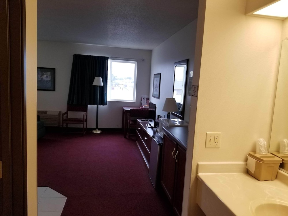 Bilmar Inn & Suites Dell Rapids Near Sioux Falls - photo 22