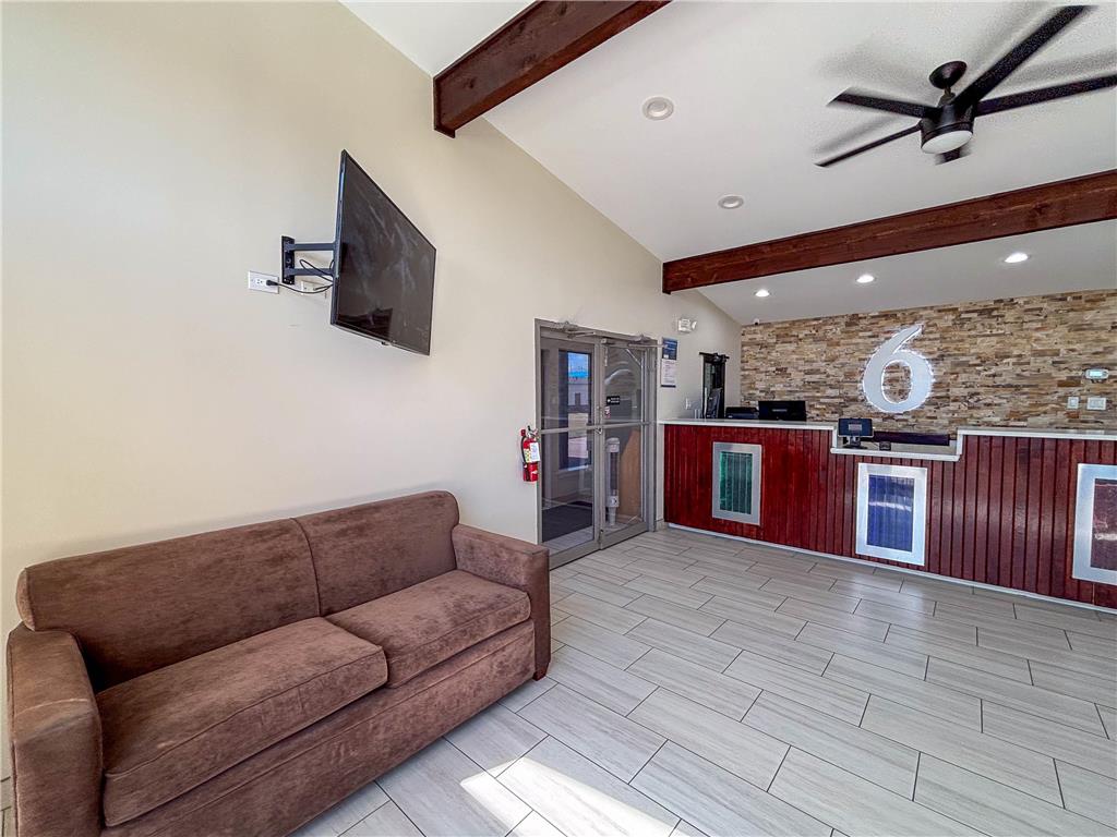 Spanish Trails Inn - photo 17