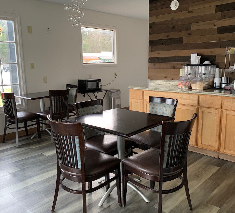 Travelodge by Wyndham Walterboro - photo 30