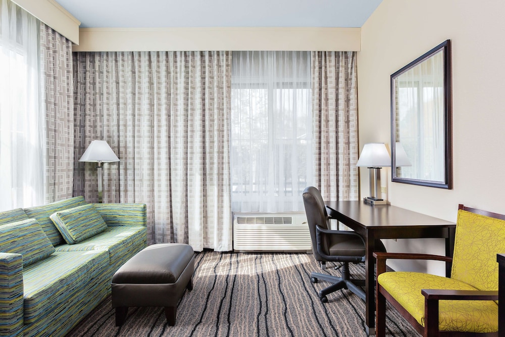 Hampton Inn & Suites Mountain View - photo 33