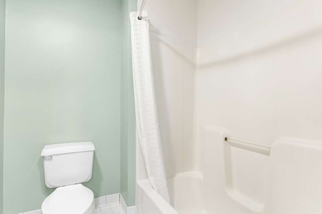 Quality Inn & Suites Gorham Riverside - photo 28