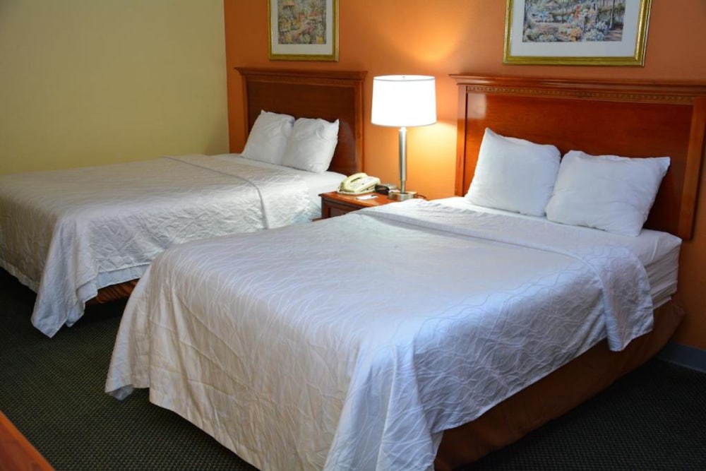 Buckeye Inn Express - photo 12
