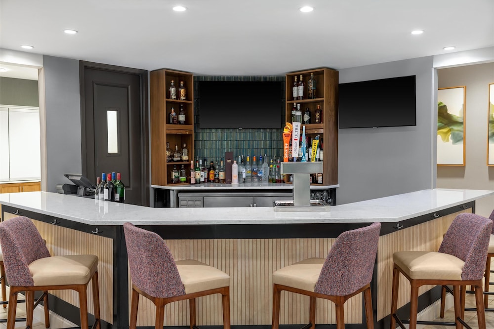 Embassy Suites by Hilton Fort Myers Estero - photo 57